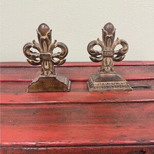 Brown Fleur-de-Lis Bookends